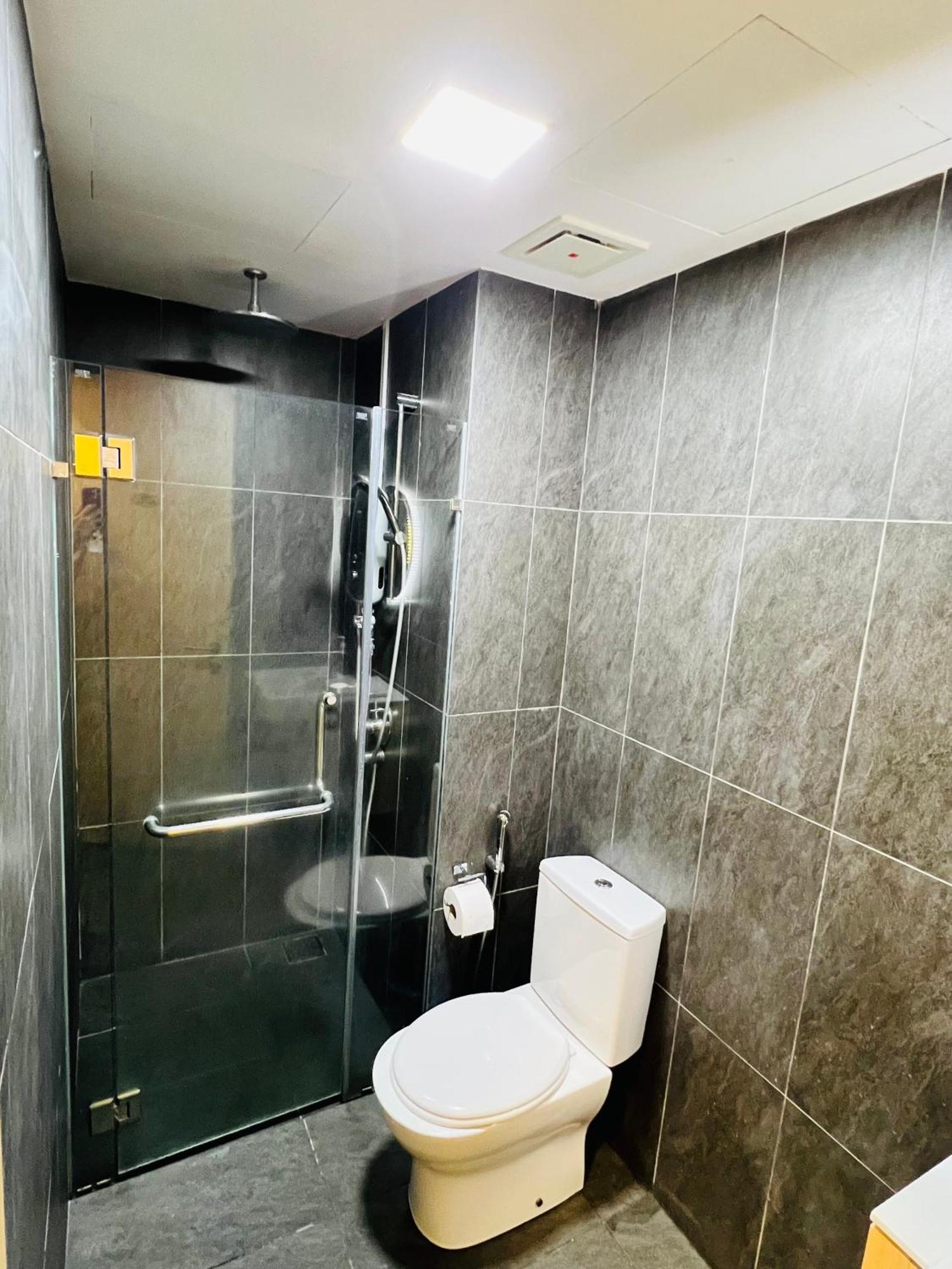 Colony Suites Klcc By Hibernate Kuala Lumpur Luaran gambar