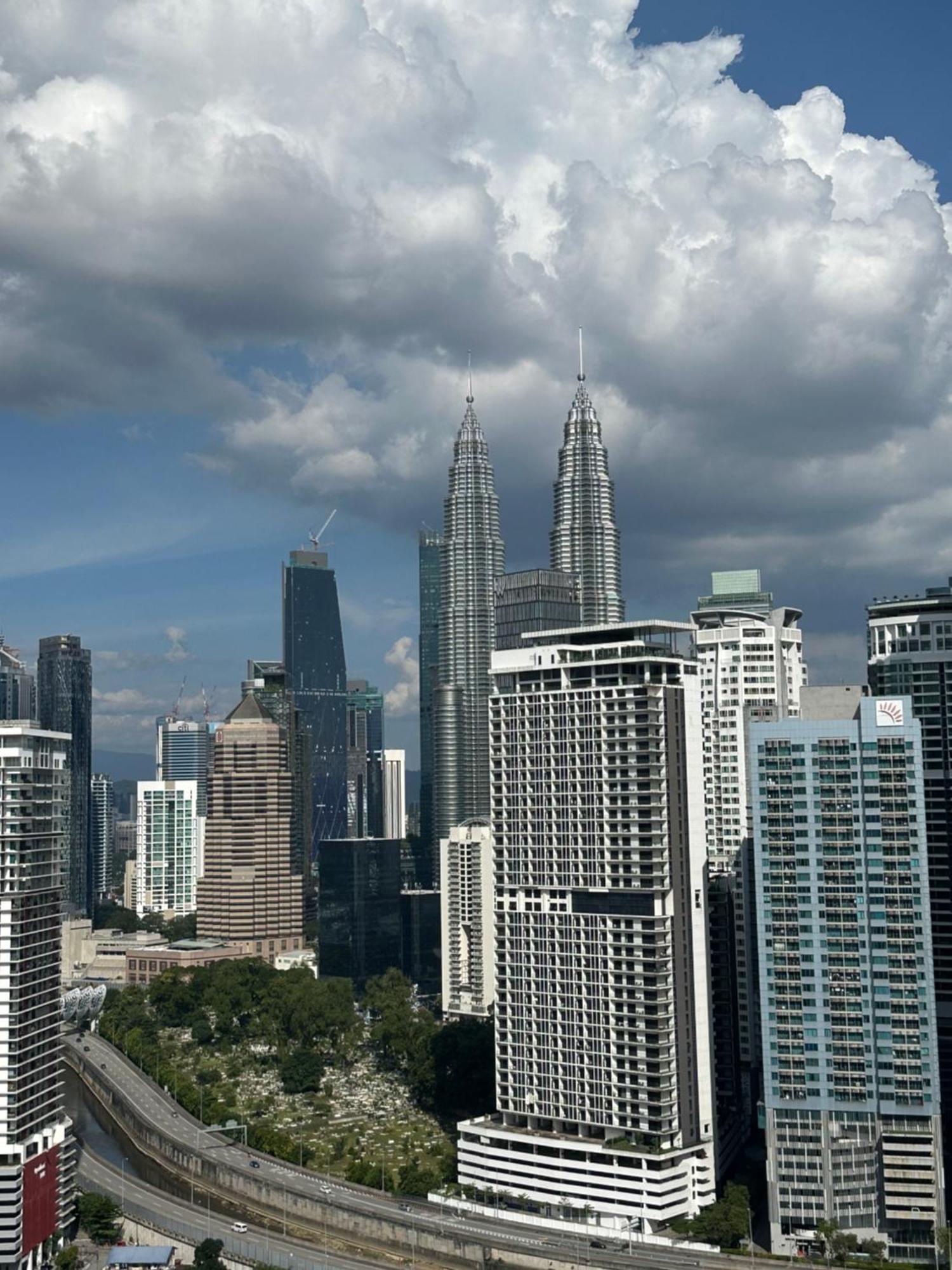 Colony Suites Klcc By Hibernate Kuala Lumpur Luaran gambar