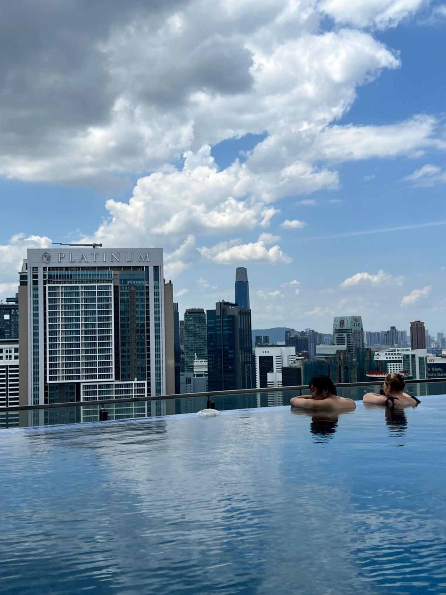 Colony Suites Klcc By Hibernate Kuala Lumpur Luaran gambar