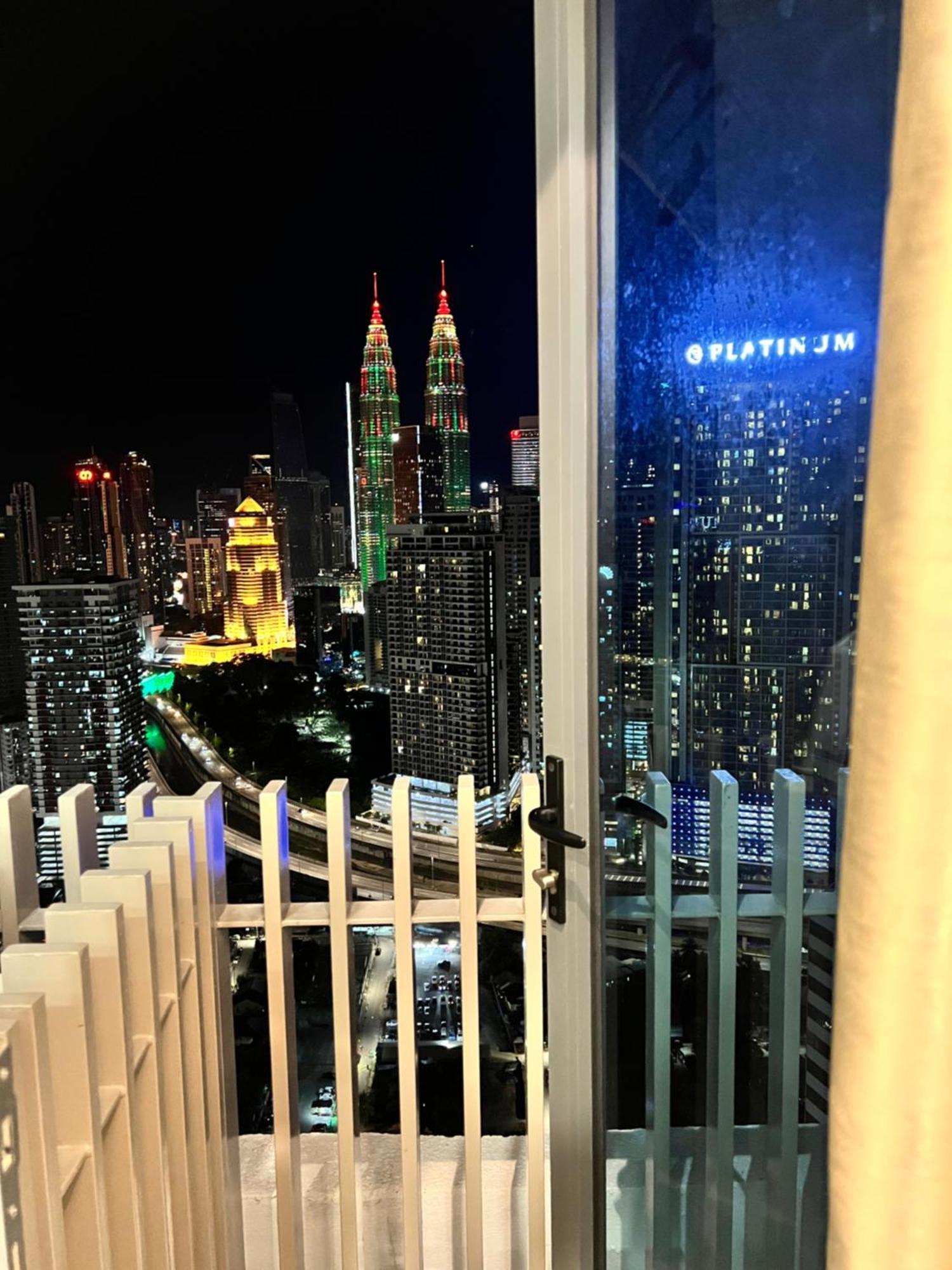 Colony Suites Klcc By Hibernate Kuala Lumpur Luaran gambar