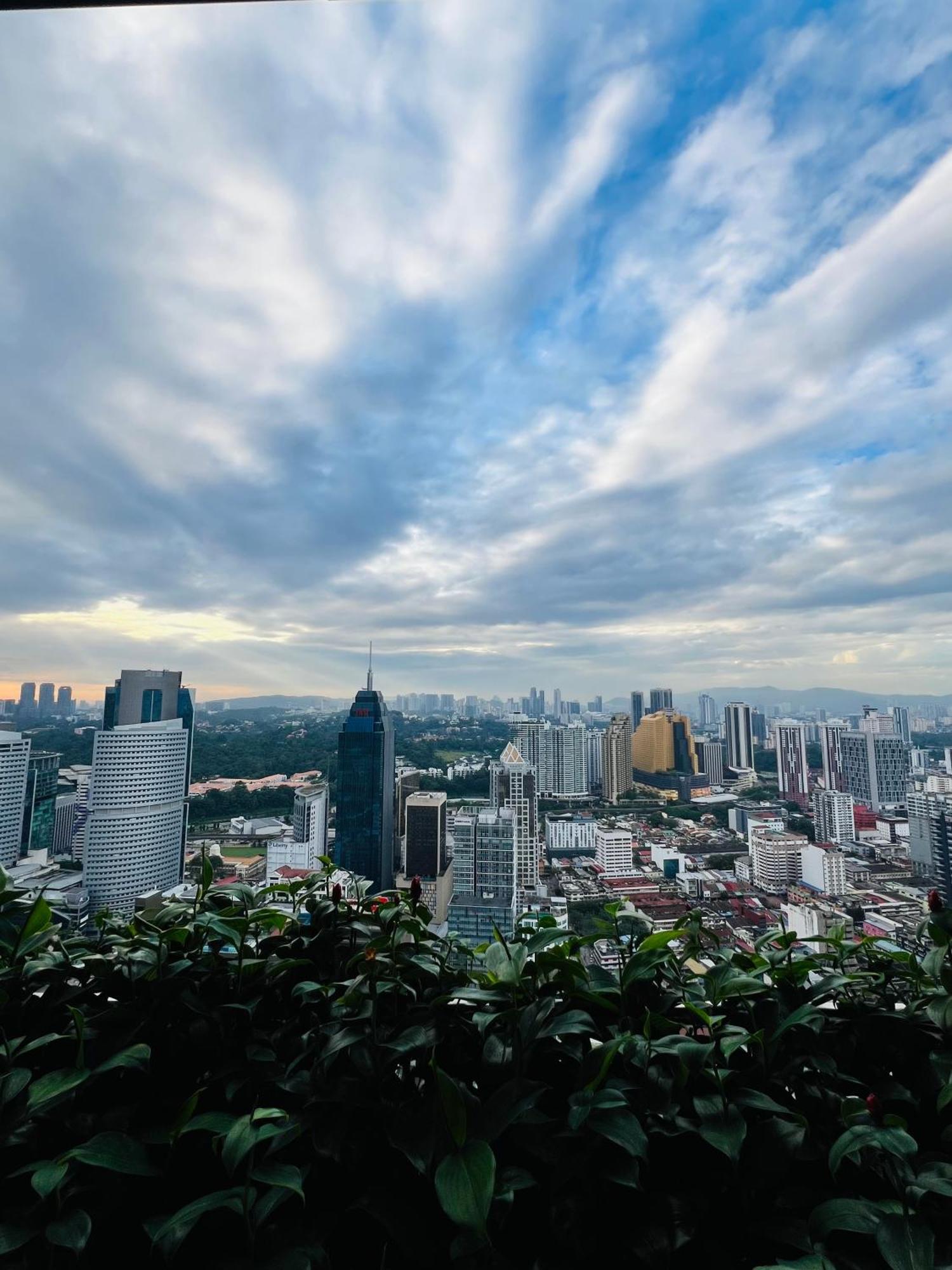Colony Suites Klcc By Hibernate Kuala Lumpur Luaran gambar